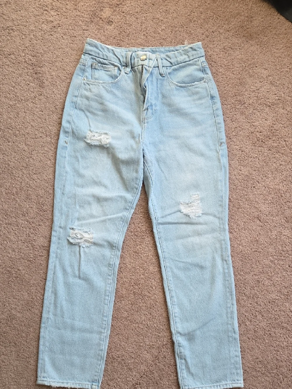 *Like New* Good American Good Vintage Light Blue Distressed Crop Jean